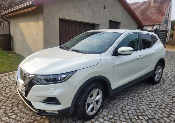 Nissan Qashqai cena 58500 przebieg: 177000, rok produkcji 2017 z Mieroszów małe 137